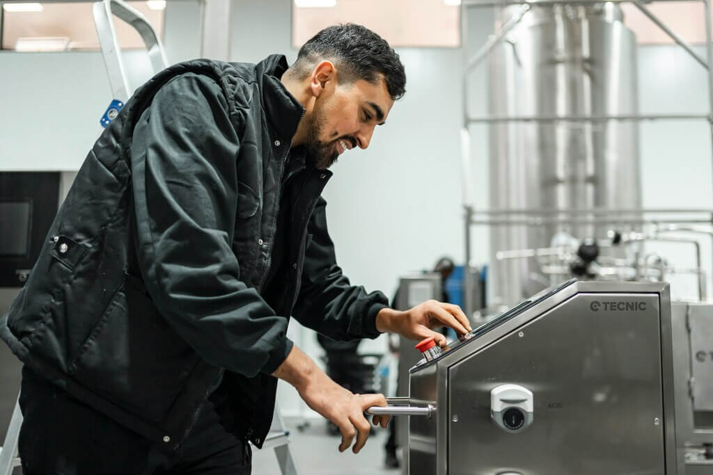 Jak wdrożyć automatyzację procesów i obniżyć koszty firmy?